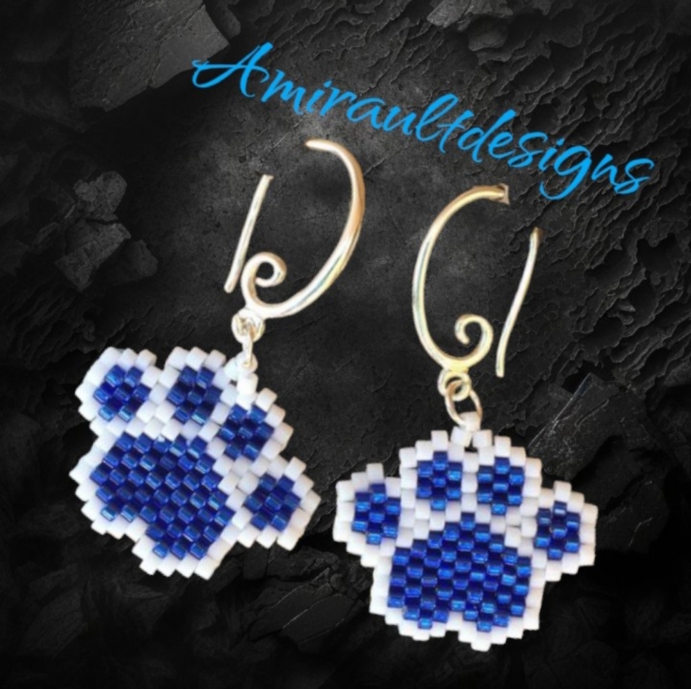 Flat beaded earrings puppy paws